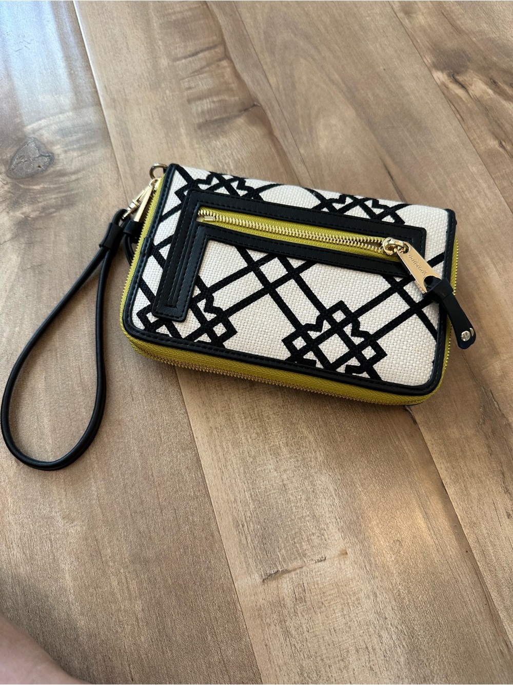 NWOT Spartina 449 Black and White Wristlet Clutch with Yellow Trim